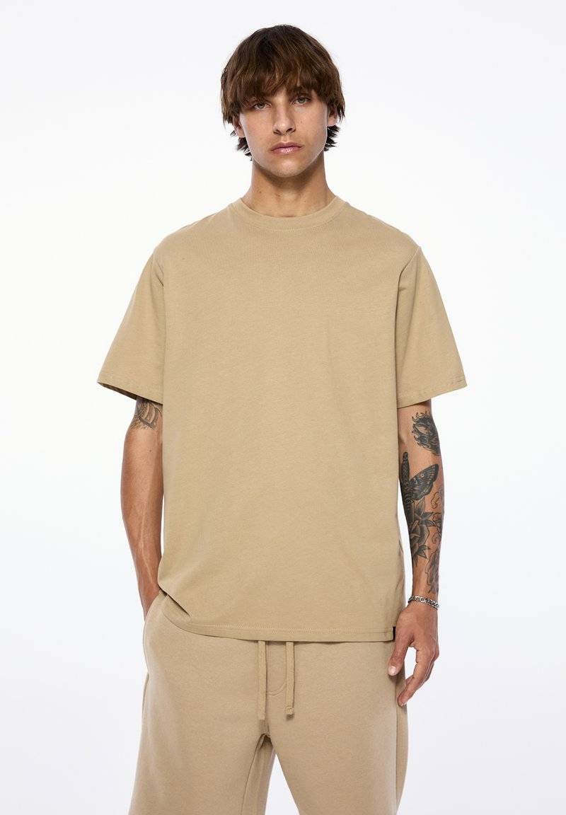 PULL&BEAR PULL&BEAR SET BERMUDA SHORTS AND T-SHIRT - Tracksuit bottoms - sand Neuheiten