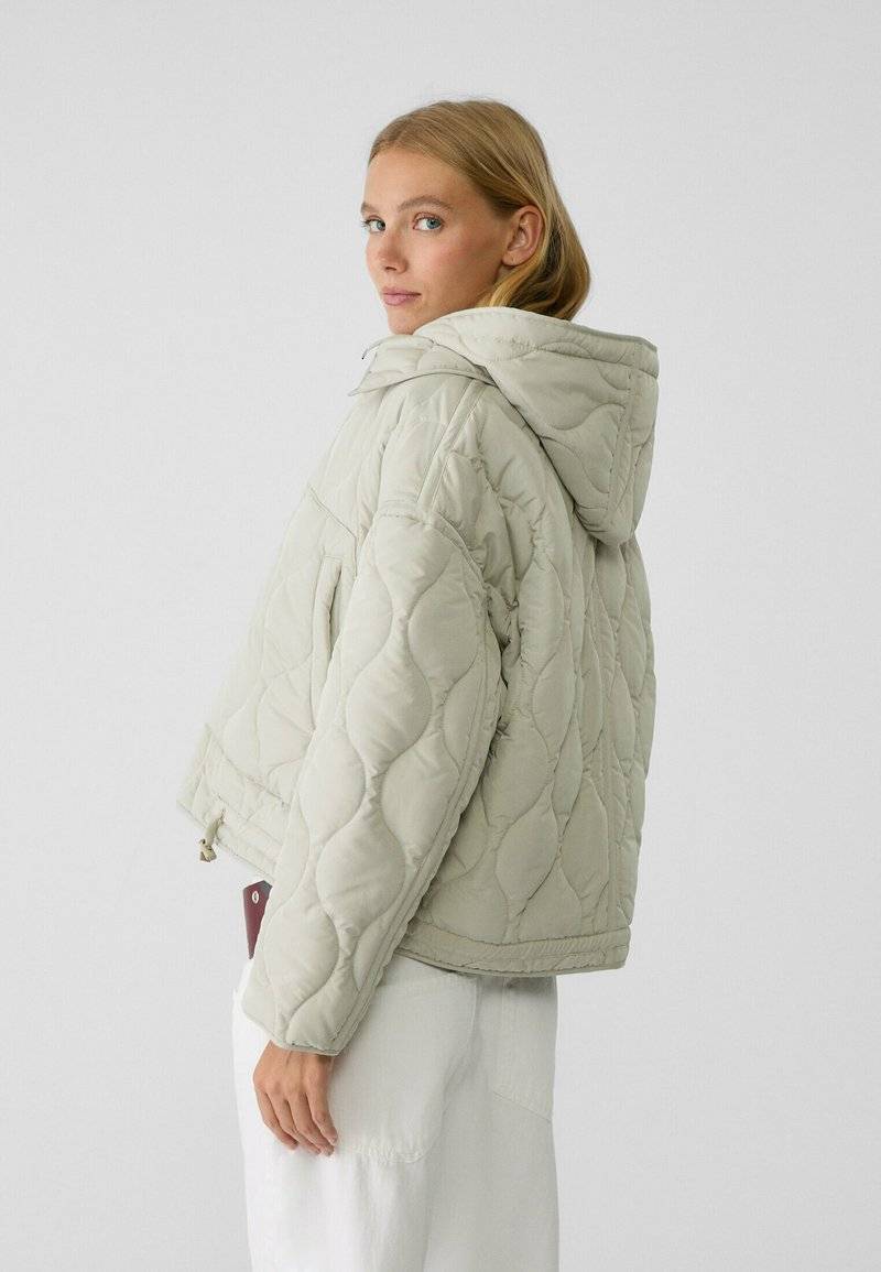 Stradivarius Stradivarius PUFFER - Winter jacket - white Saisonale Angebote