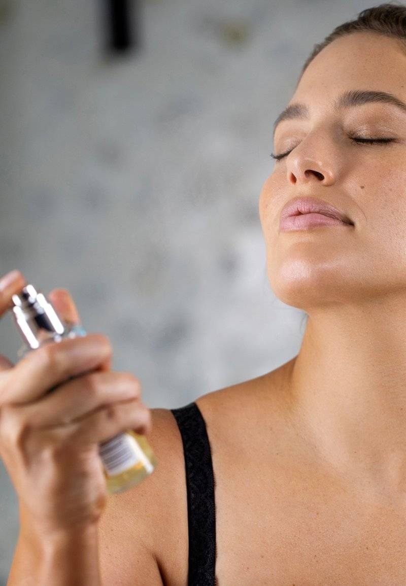 St. Tropez St. Tropez SELF TAN PURITY BRONZING WATER FACE MIST - Self tan Vierteljährliche Förderung