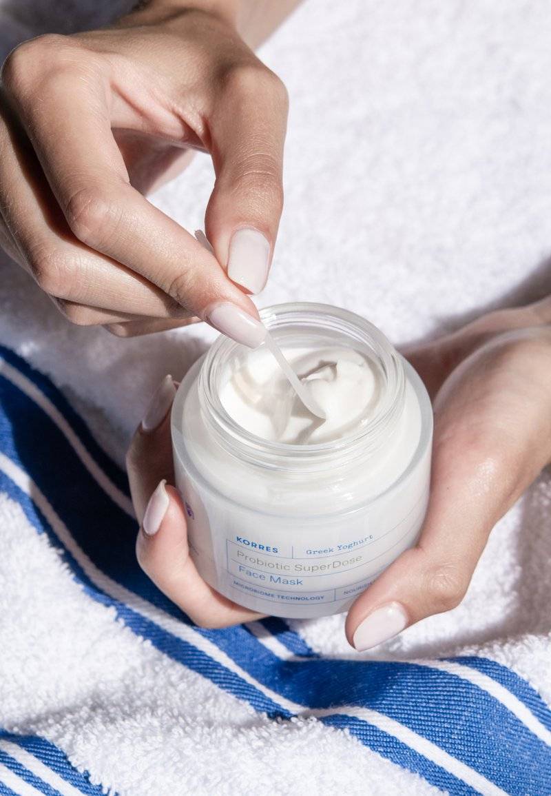 KORRES KORRES YOGHURT HYDRA-BIOME FACE MASK - Face mask Nur noch ein Tag übrig