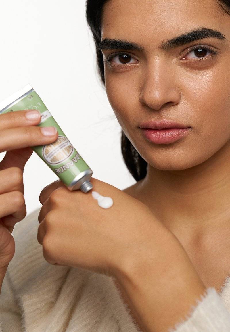 L'OCCITANE L'OCCITANE ALMOND HAND CREAM - Hand cream Rabatt