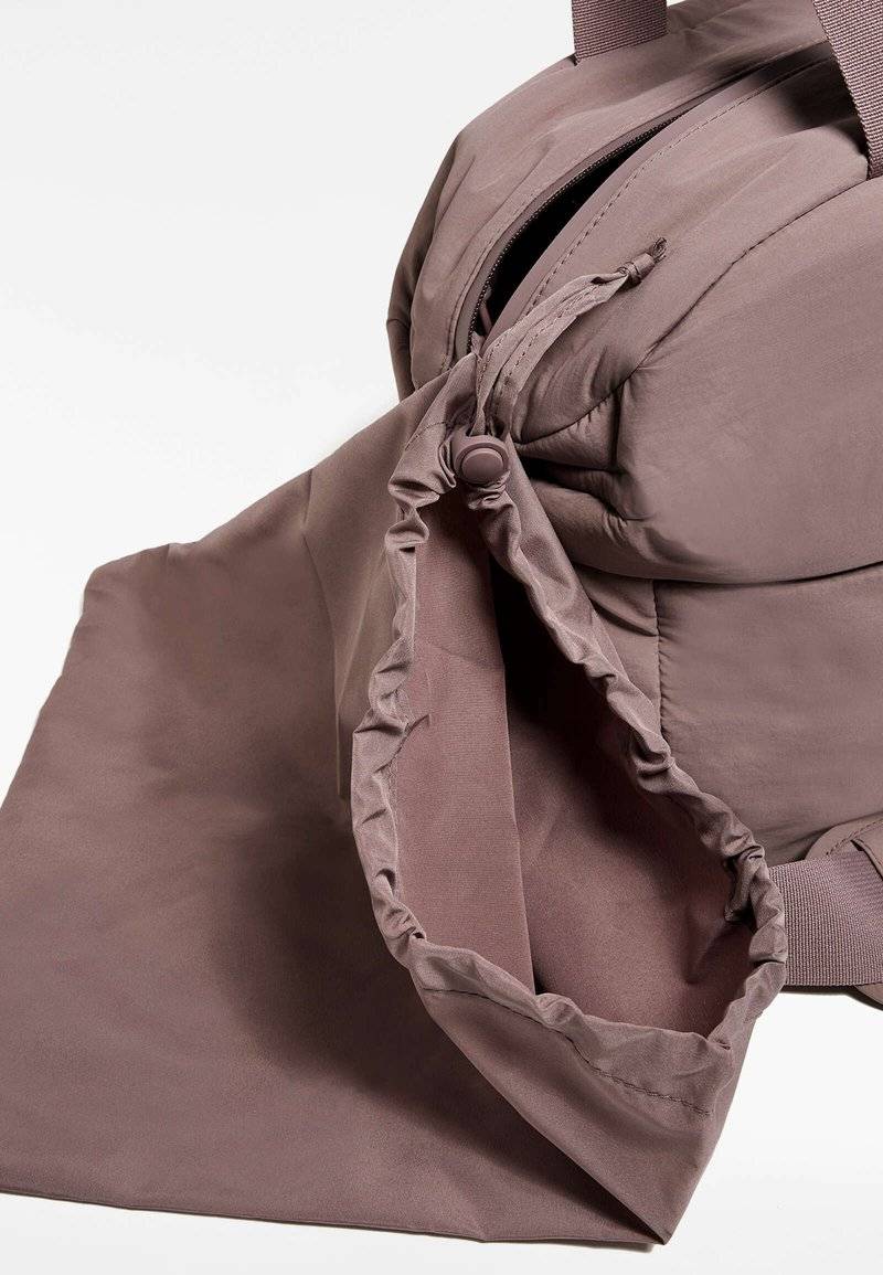 OYSHO OYSHO WITH FLAP POCKET - Sports bag - pink Cyber Monday