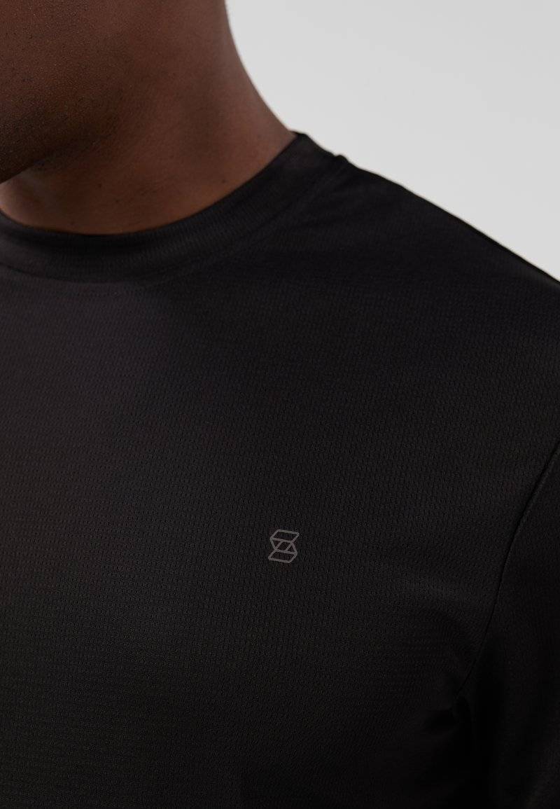 Pier One Sport Pier One Sport Basic T-shirt - black Bestseller