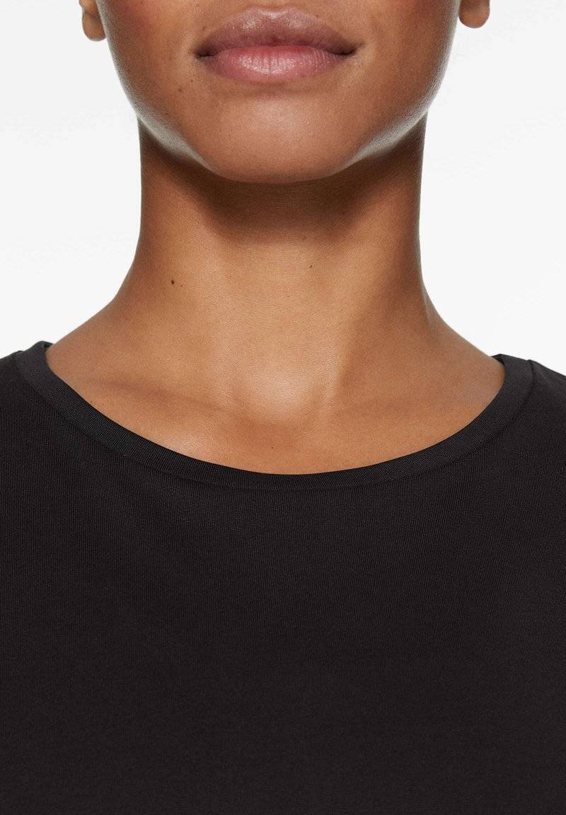 OYSHO OYSHO MODAL - Basic T-shirt - black Sonderangebote