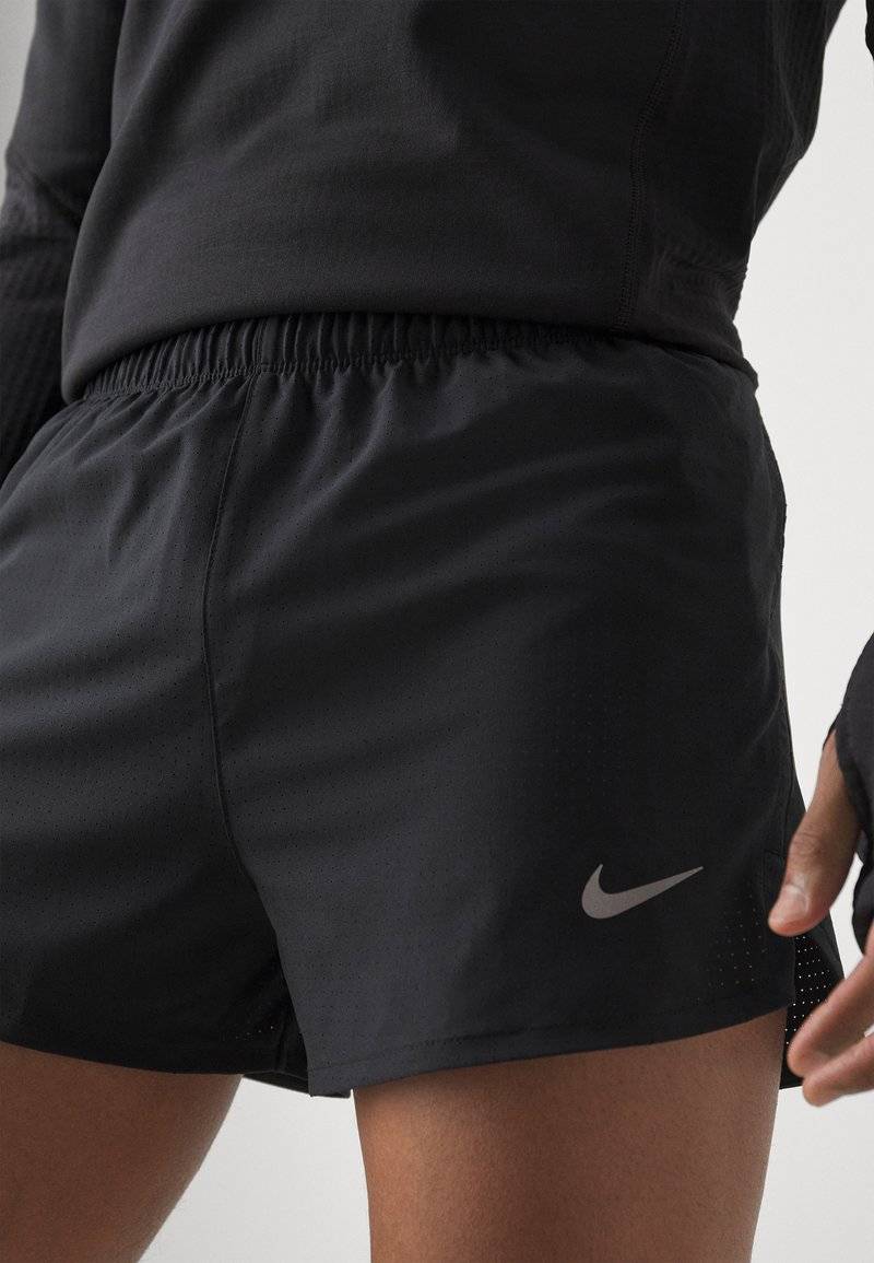 Nike Performance Nike Performance FAST SHORT - Sports shorts Super Sparpreis