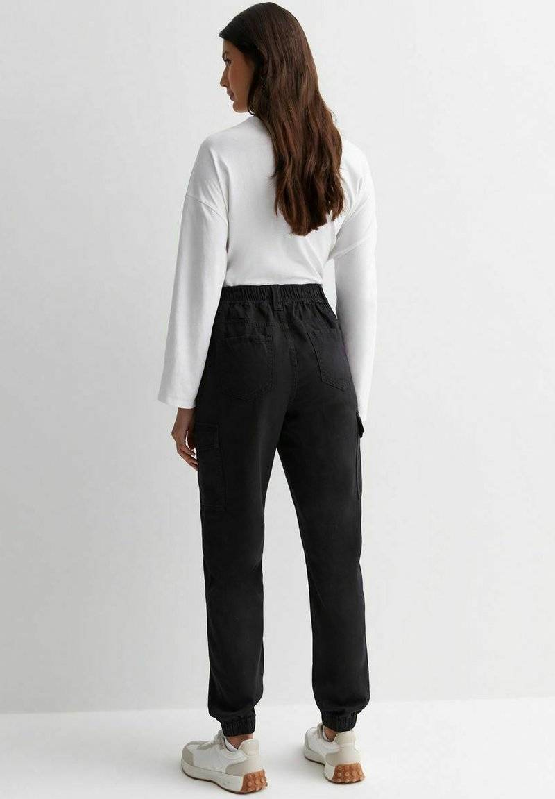 New Look New Look Cuffed Cargo - Chinos - black 50% Rabatt für begrenzte Zeit