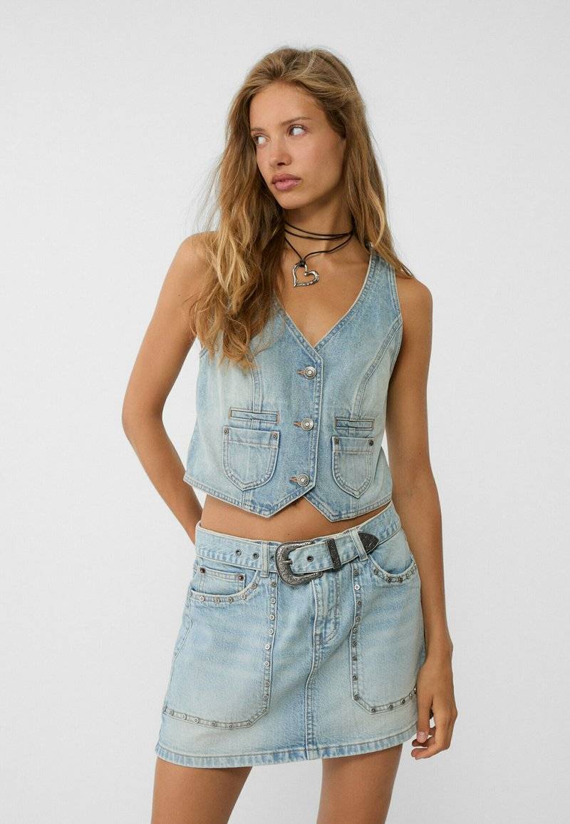 Stradivarius Stradivarius STUDDED - Waistcoat - laser denim Bis zu 65% Rabatt