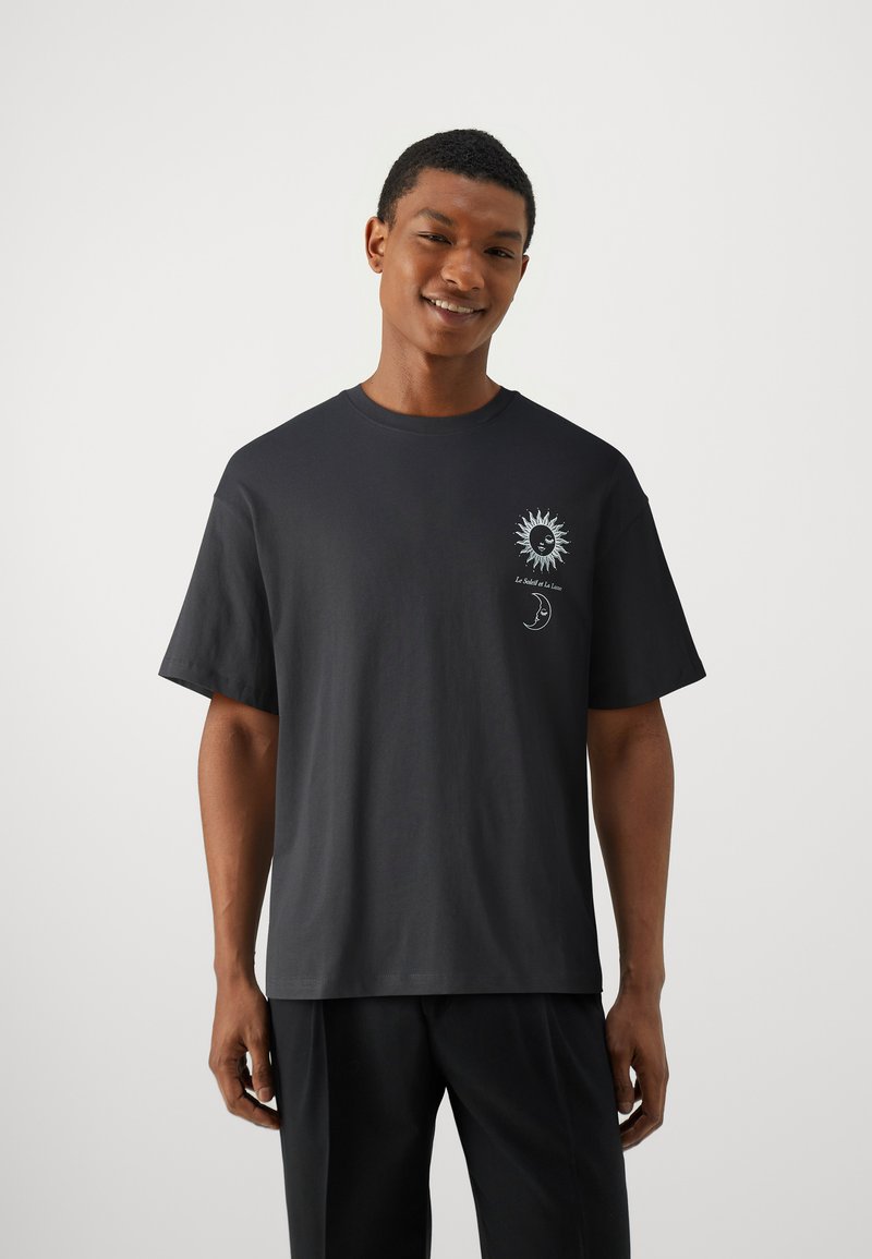 Jack & Jones Jack & Jones JORSOLEIL TEE CREW NECK UNISEX - Print T-shirt - black Black Friday Preise